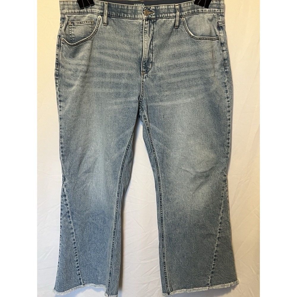 Terra & Sky Women's Size 20W Flare Leg Light Blue Denim Jeans Button & Zip Waist - Picture 15 of 15